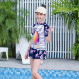 do-boi-be-gai-chan-vay-roi-hoa-tiet-ky-lan-mau-xanh-dam