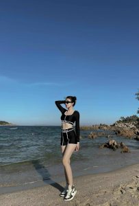 bikini-badblood-tay-dai